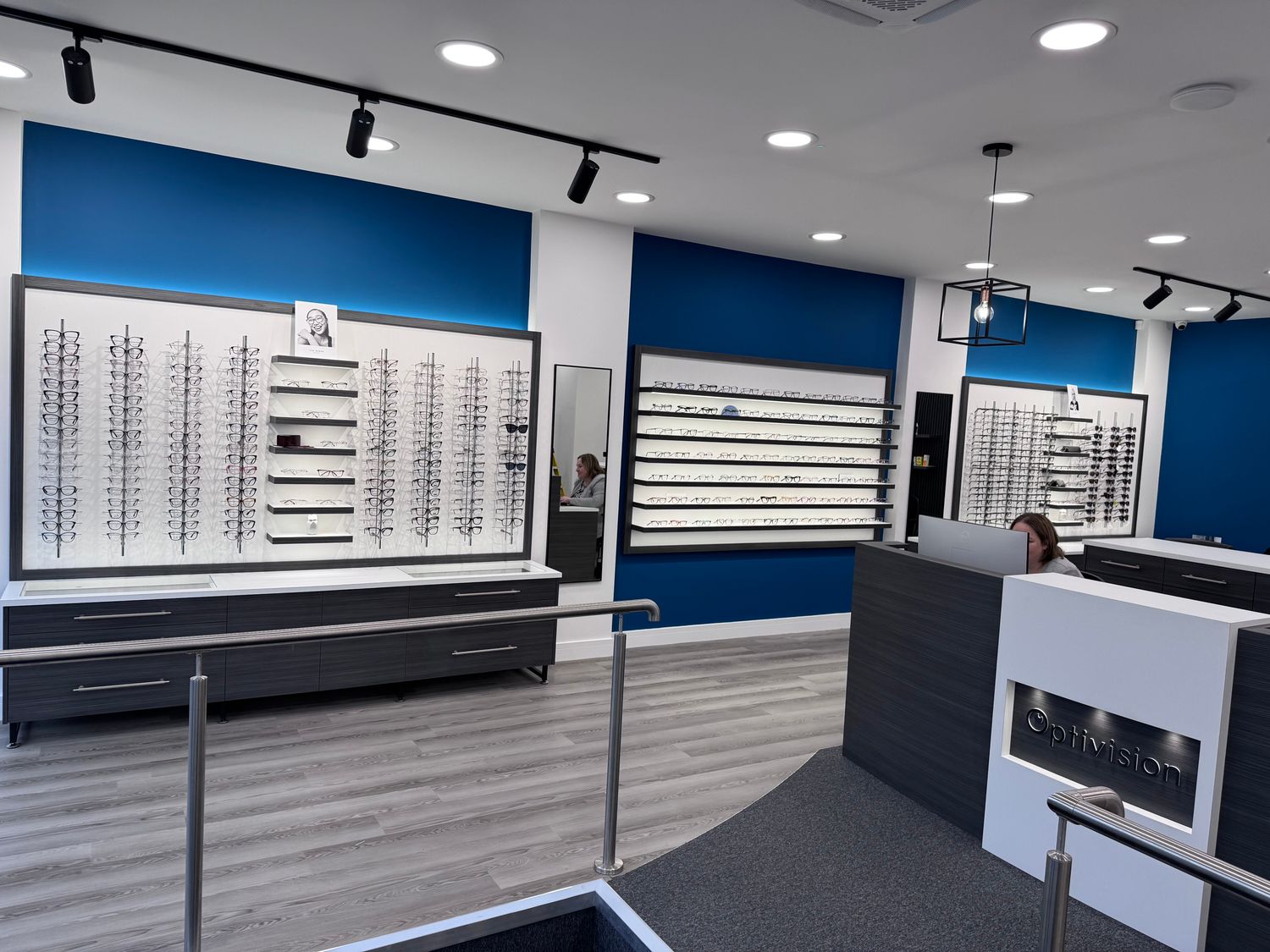 CR Bespoke Shopfitting