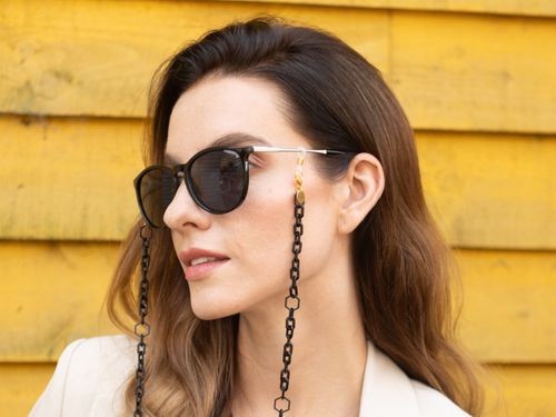 Fred – Dainty all black paperclip small acrylic / acetate glasses chain adorned with hexagons