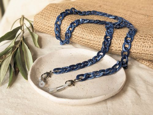 Luna – Dainty marbled blue acrylic / acetate glasses chain
