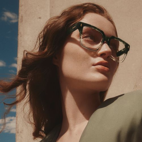 QUAY Australia Model BOLD TYPE
