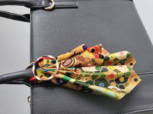 Nouveau Theia microfibre handbag scarf set