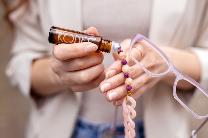 Kodes - Blue Aromatherapy Essential Oil Diffuser Chain with Lapis Lazuli & Lava Beads