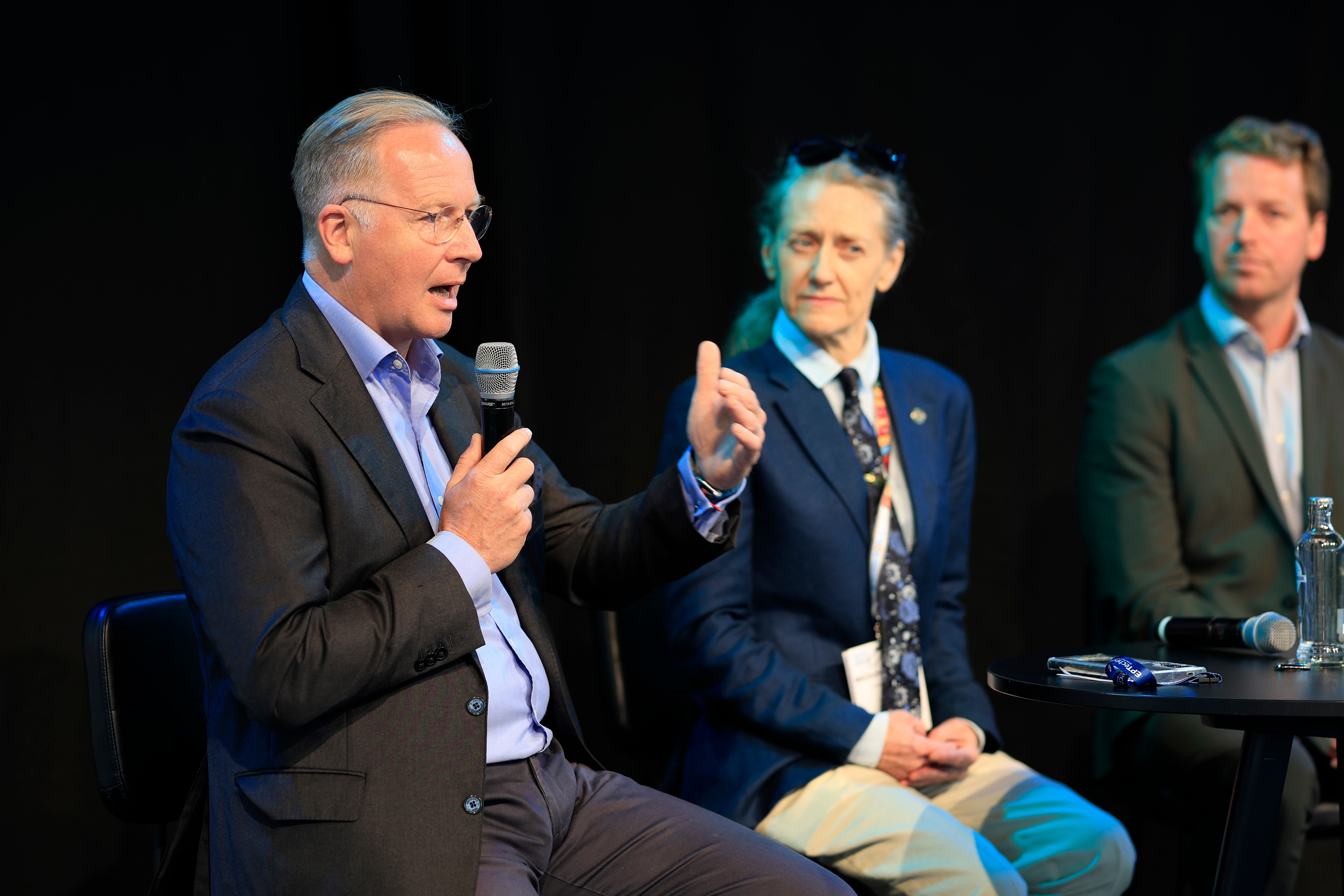 Gain actionable leads with full attendee data