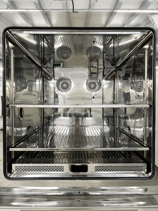  CLIMATIC CHAMBERS REACH-IN