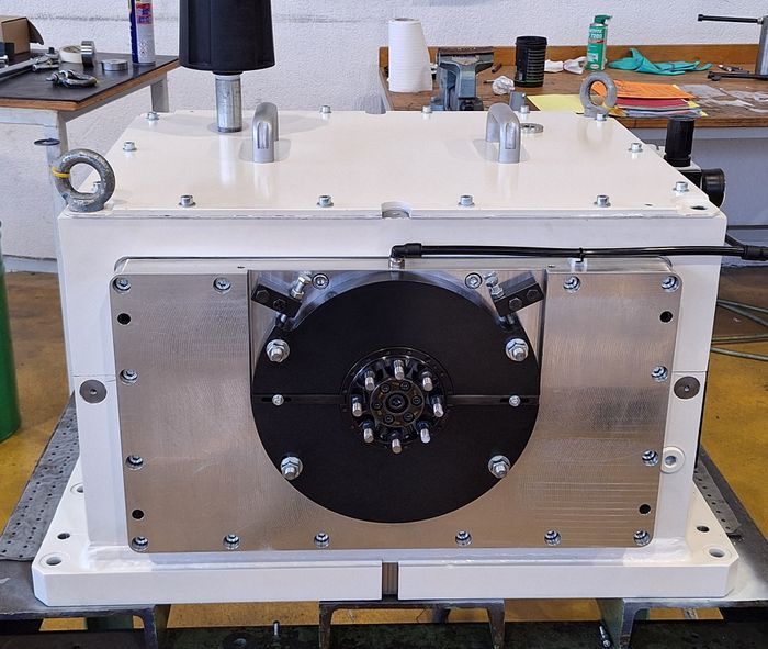 Speed increaser for F1 motor test bench