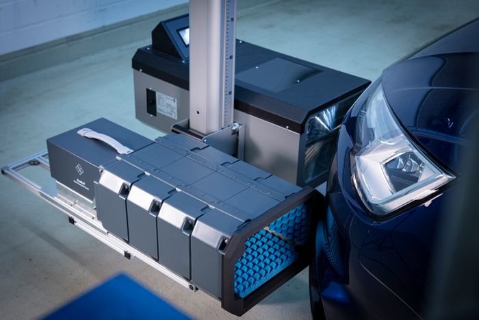 R&S®RadEsT - 차량용 레이더 검증의 마침표