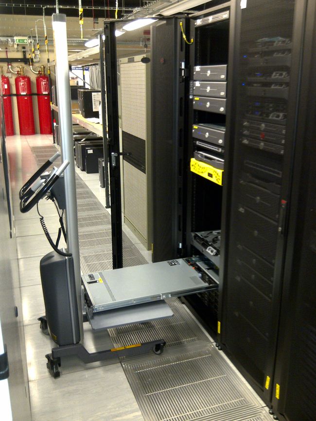 Edmolift UK Ltd will be exhibiting at Data Centre World 2025