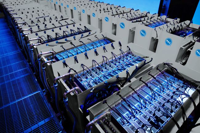 Experience BAC’s COBALT (TM) immersion cooling system for a sustainable future.