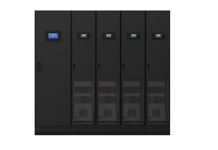 MegaFlex DPA™ : Onduleur à haut rendement, évolutif, modules d’alimentation remplaçables en charge, avec une réduction de l'empreinte au sol jusqu'à 45 %.  