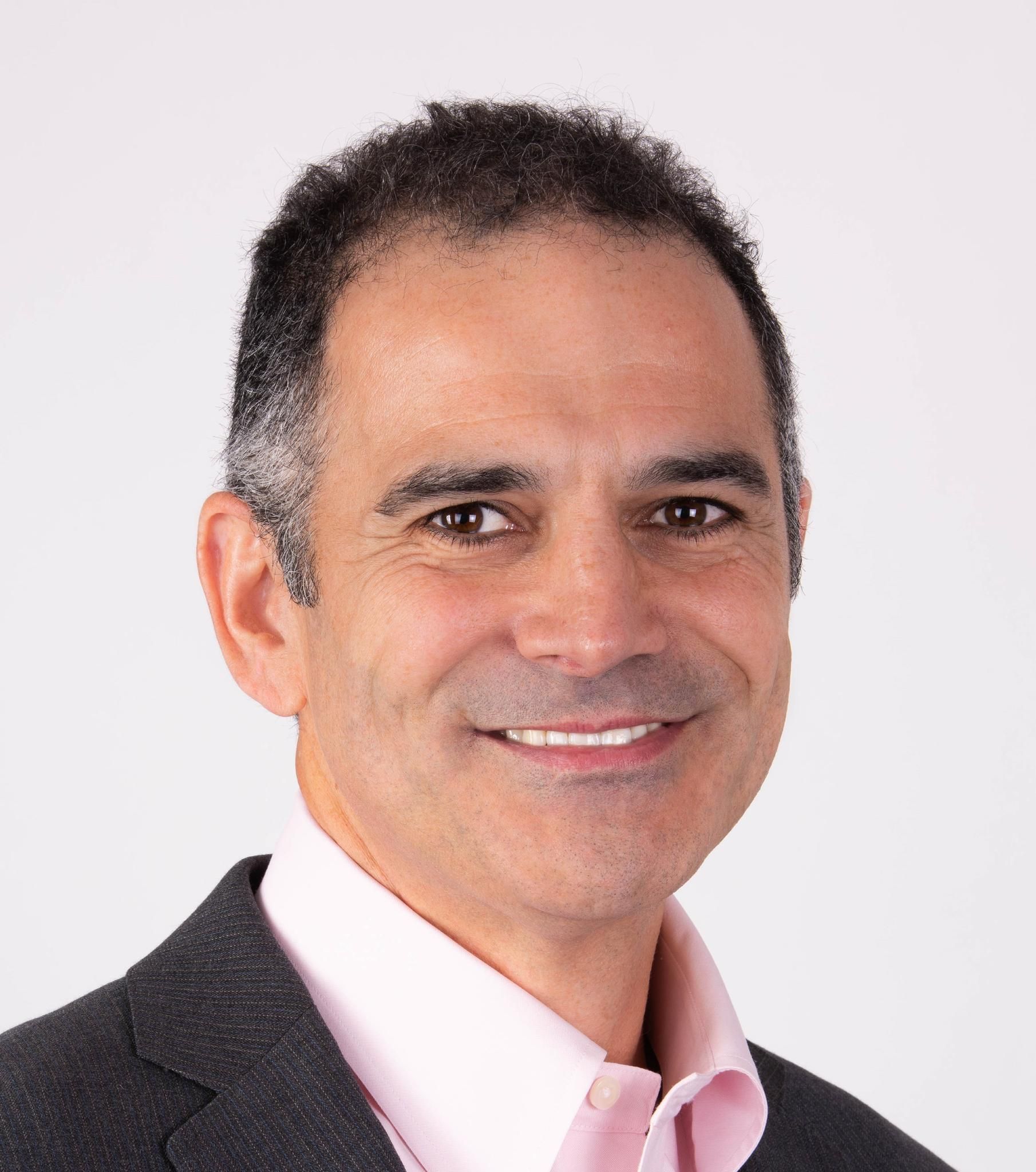 Victor Avelar