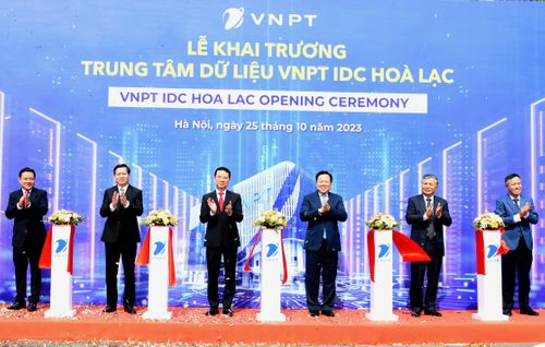 Vietnam's largest data center opens in Hanoi's hi-tech park