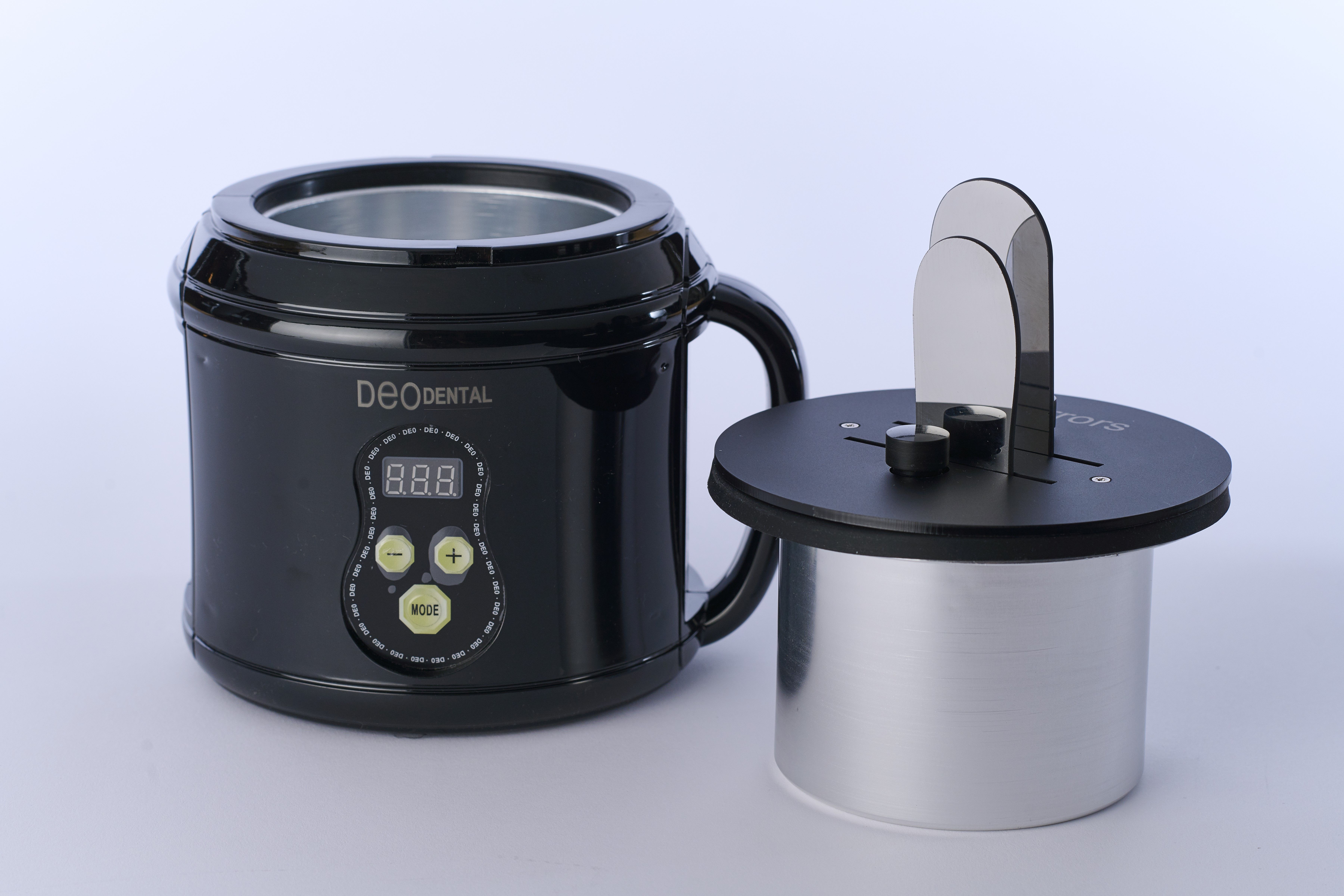 Multi-purpose Heater with the Intra / Oral Photographic Mirror Attachment