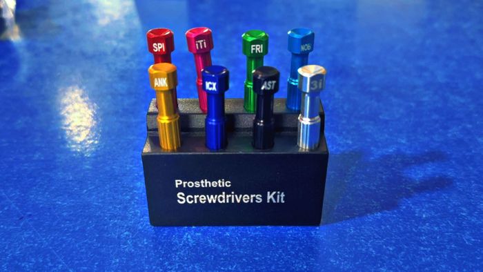 PROSTHETIC SCREWDRIVERS KIT