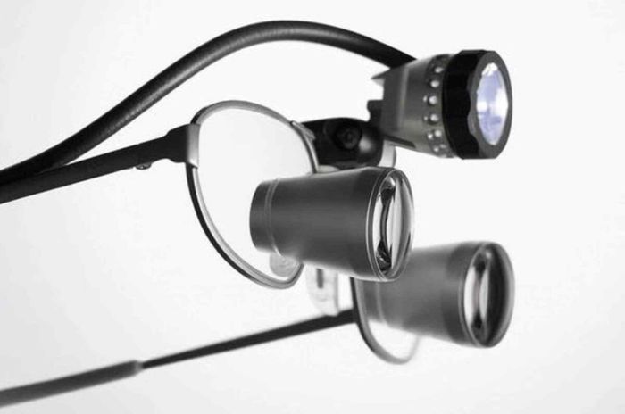 EyeMag Pro Medical Loupes for Advanced Use