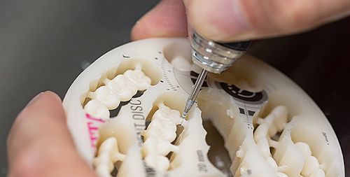 VITA VIONIC® DENT DISC multiColor - Composite disc for milling tooth elements for final full and partial dentures