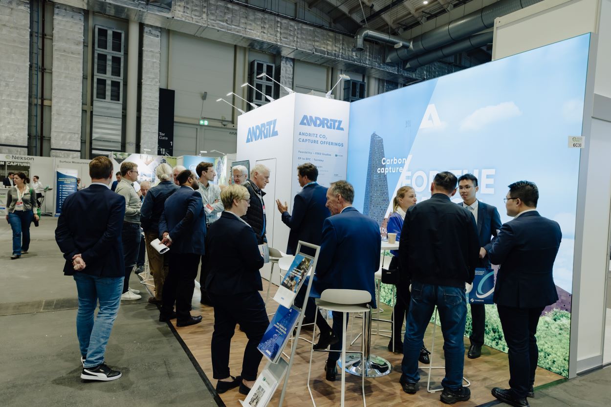 Hydrogen Technology Expo on a busy expo floor