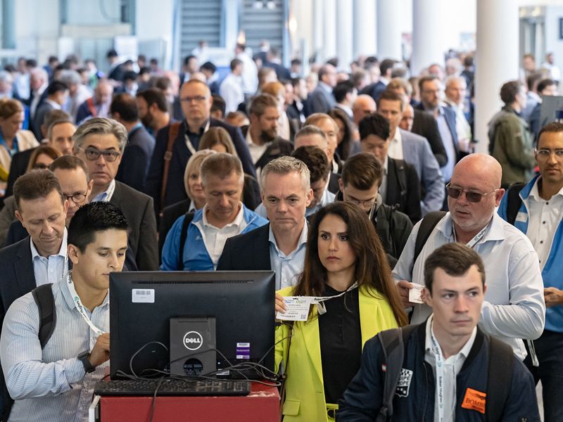 Busy queue for a registration point