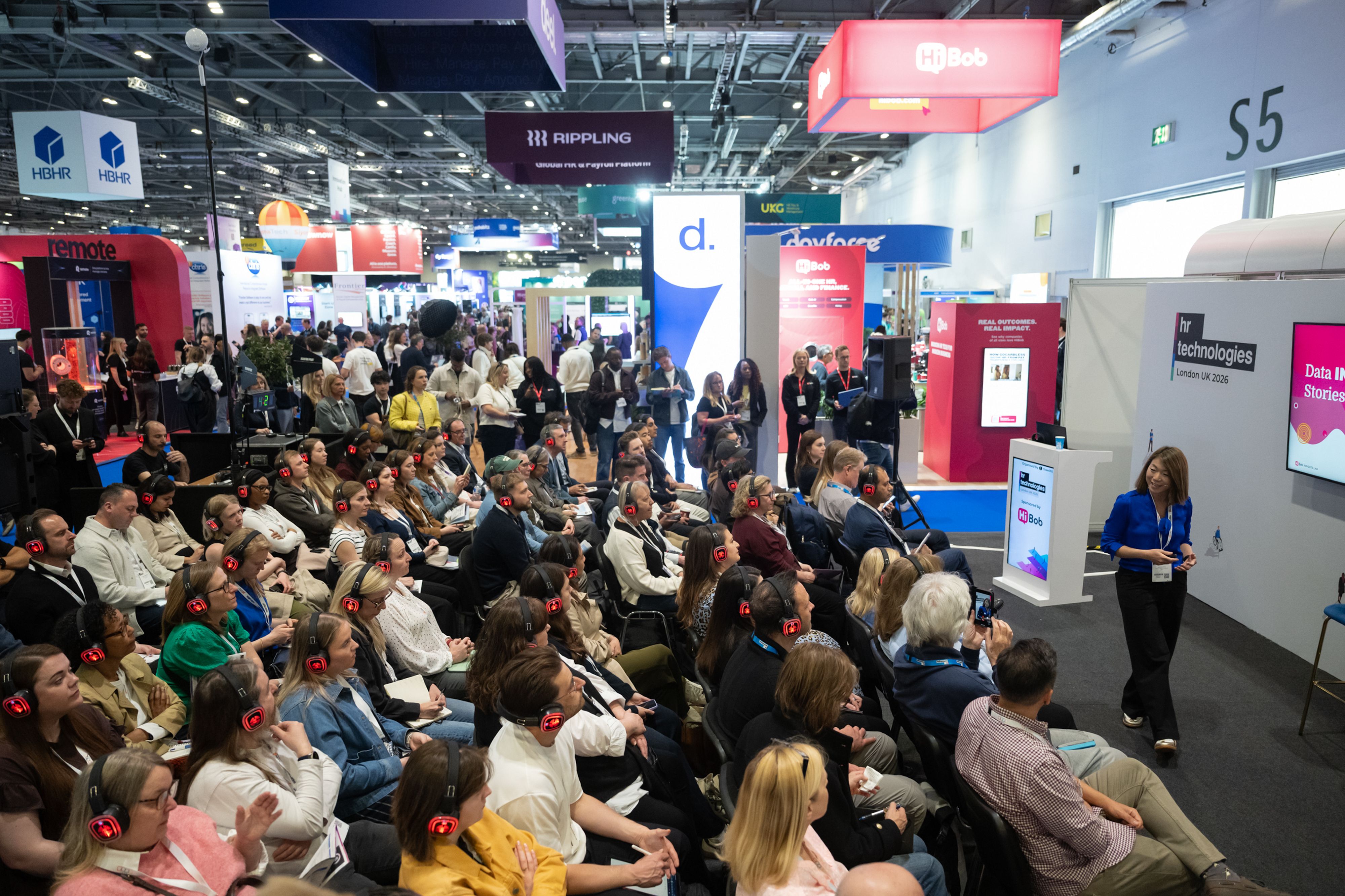 A packed seminar session at HR Technologies UK