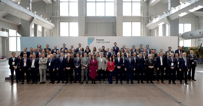 isEazy: Driving the Electromobility Revolution with 'Future: Fast Forward'