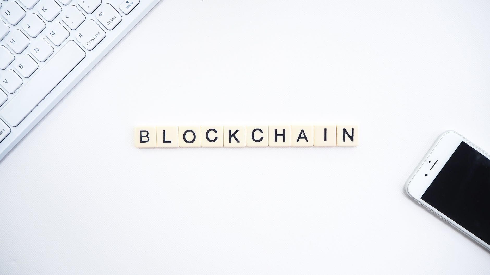 Blockchain : dans quels domaines clés les entreprises françaises doivent-elles renforcer leur connaissance ?
