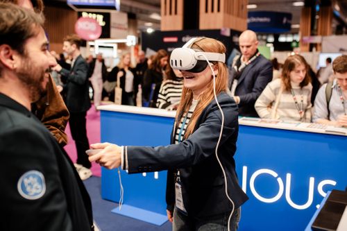 VR