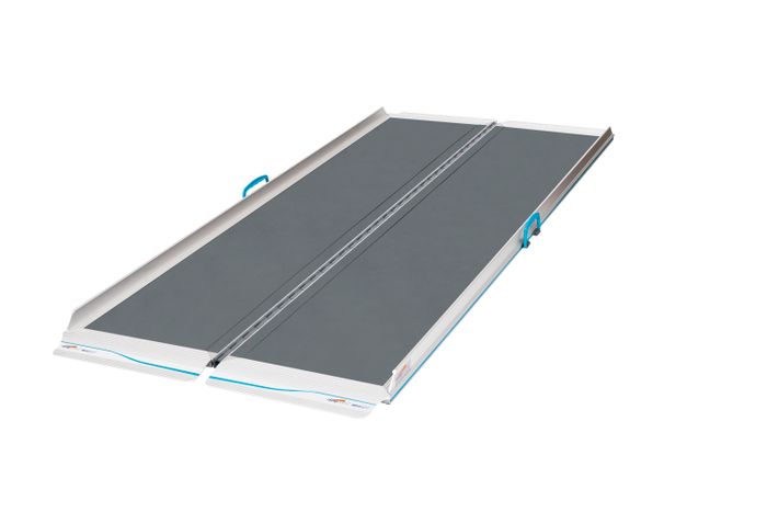 Aerolight-Xtra lightweight folding ramp