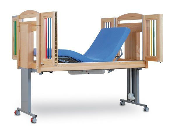 Mascot Mk2 adjustable care cot