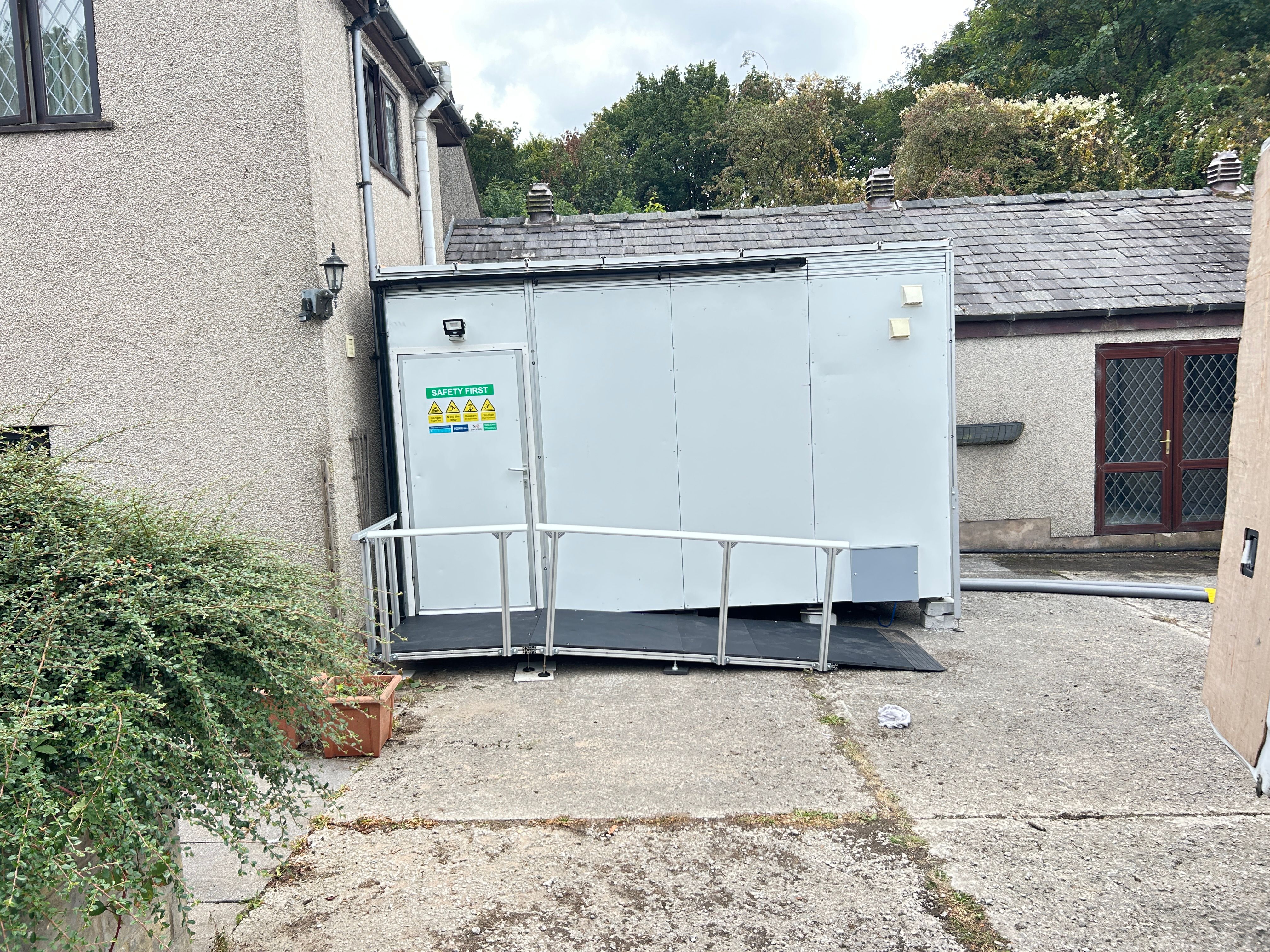 Temporary Bedroom Extension (with or without ensuite wet room)