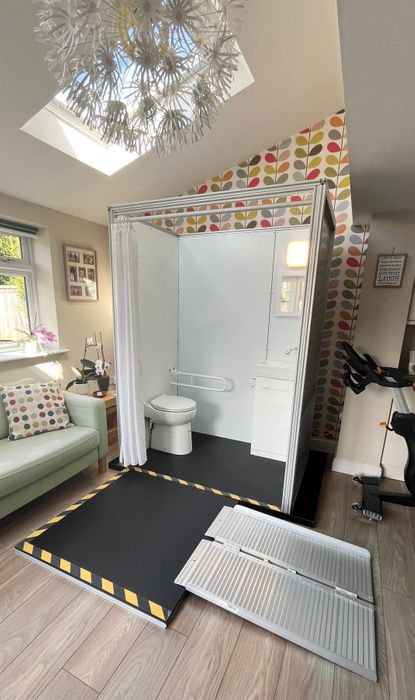 Temporary Accessible Capsule Toilet (Internal)