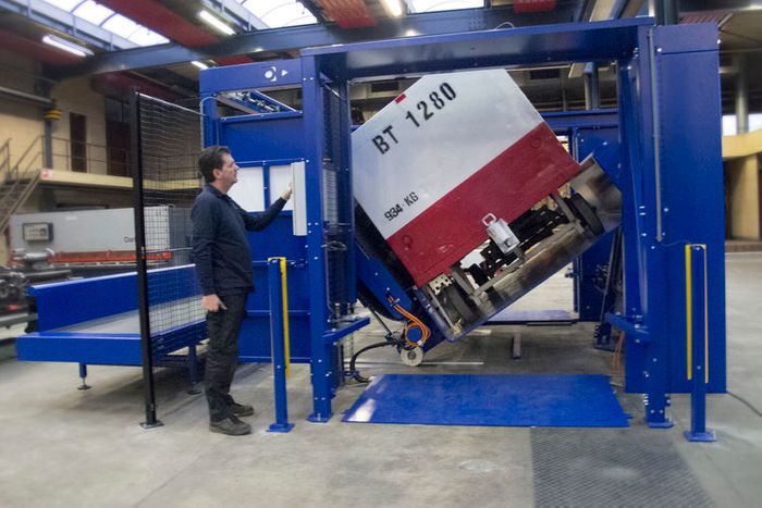 Automated Baggage UNLOADING