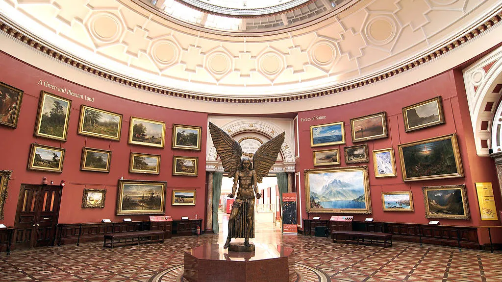 Visit world famous attractions