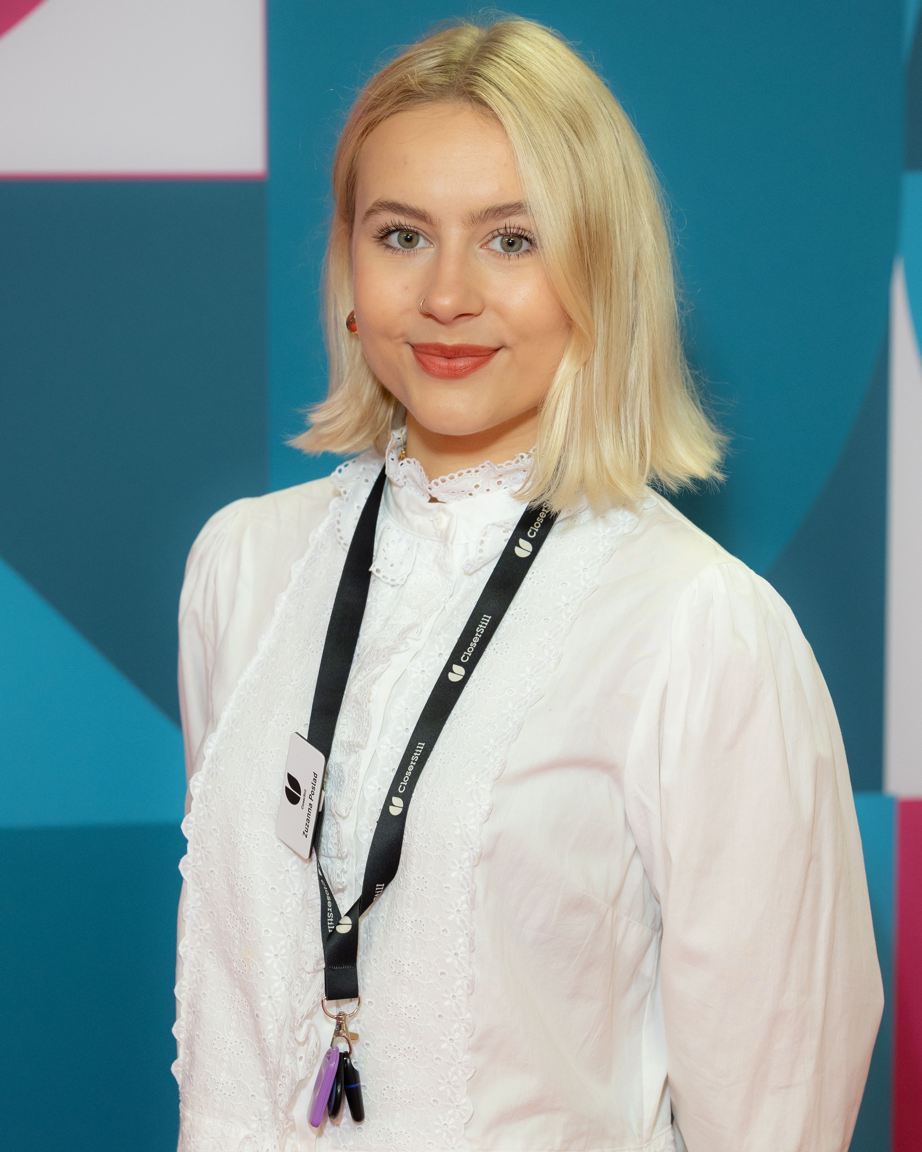 Zuzanna Poslad Senior Content Producer +44 (0)24 7671 9687 lvsmarketing@closerstillmedia.com