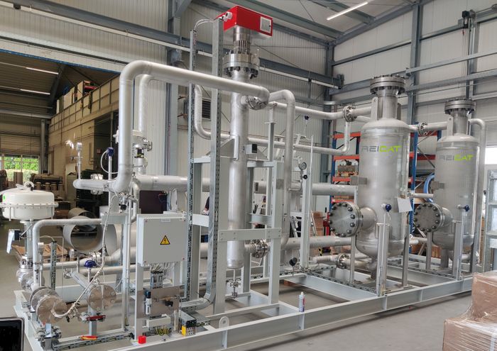 Carbon dioxide purification and drying for high purity CO₂