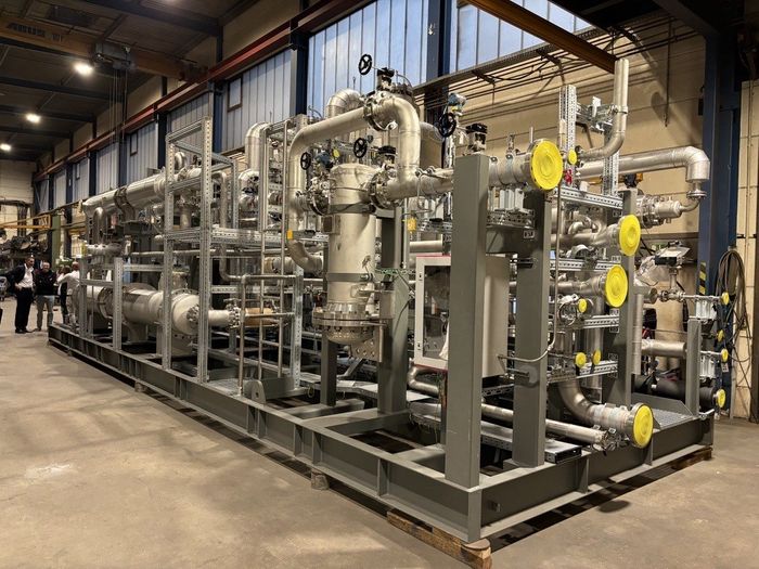 Carbon dioxide purification and drying for high purity CO₂