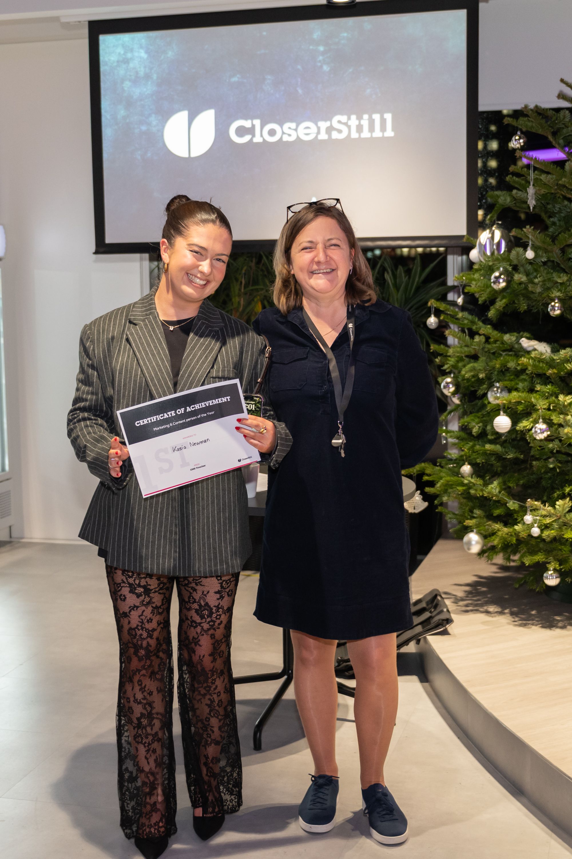 alexia presenting award 