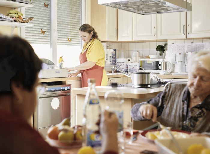(Dishwashing) CARE FOR YOUR STAFF