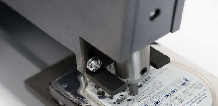 Live auf dem Stand C040: Ein Hebelzug und ihr altes Hard Drive ist unwiederbringlich zerstört