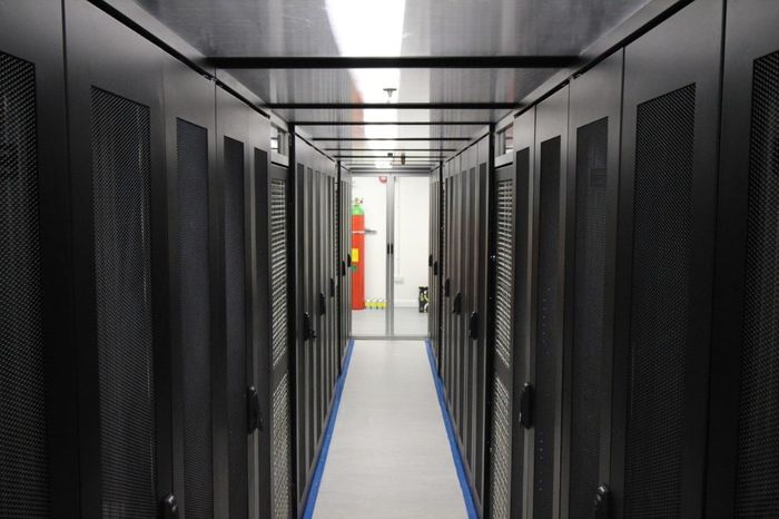 HOW BEST TO MAINTAIN A SERVER ROOM?