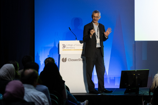 Encouraging oral health-related behaviour change