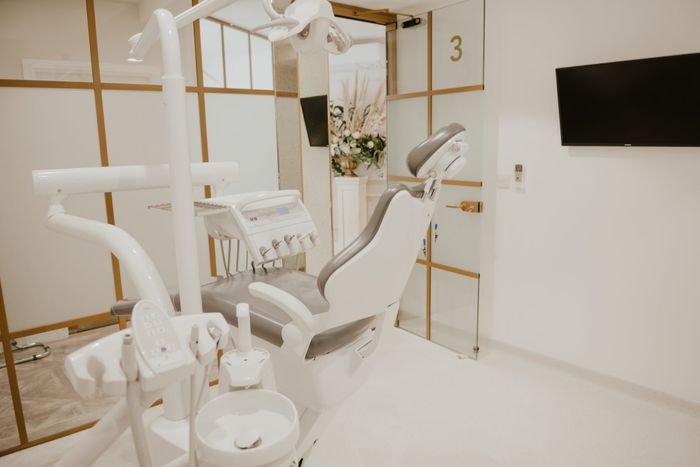 Exceptional dental practices, flawlessly designed and delivered.