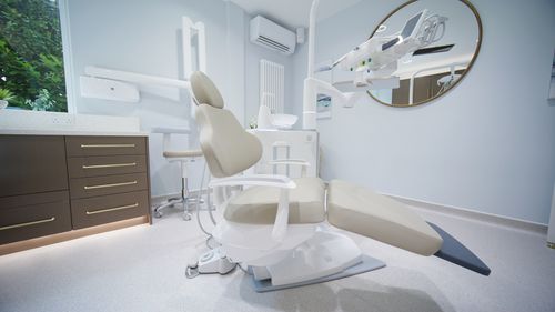 Exceptional dental practices, flawlessly designed and delivered.