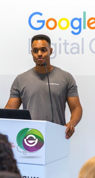 Man delivering Google seminar at eCommerce Expo