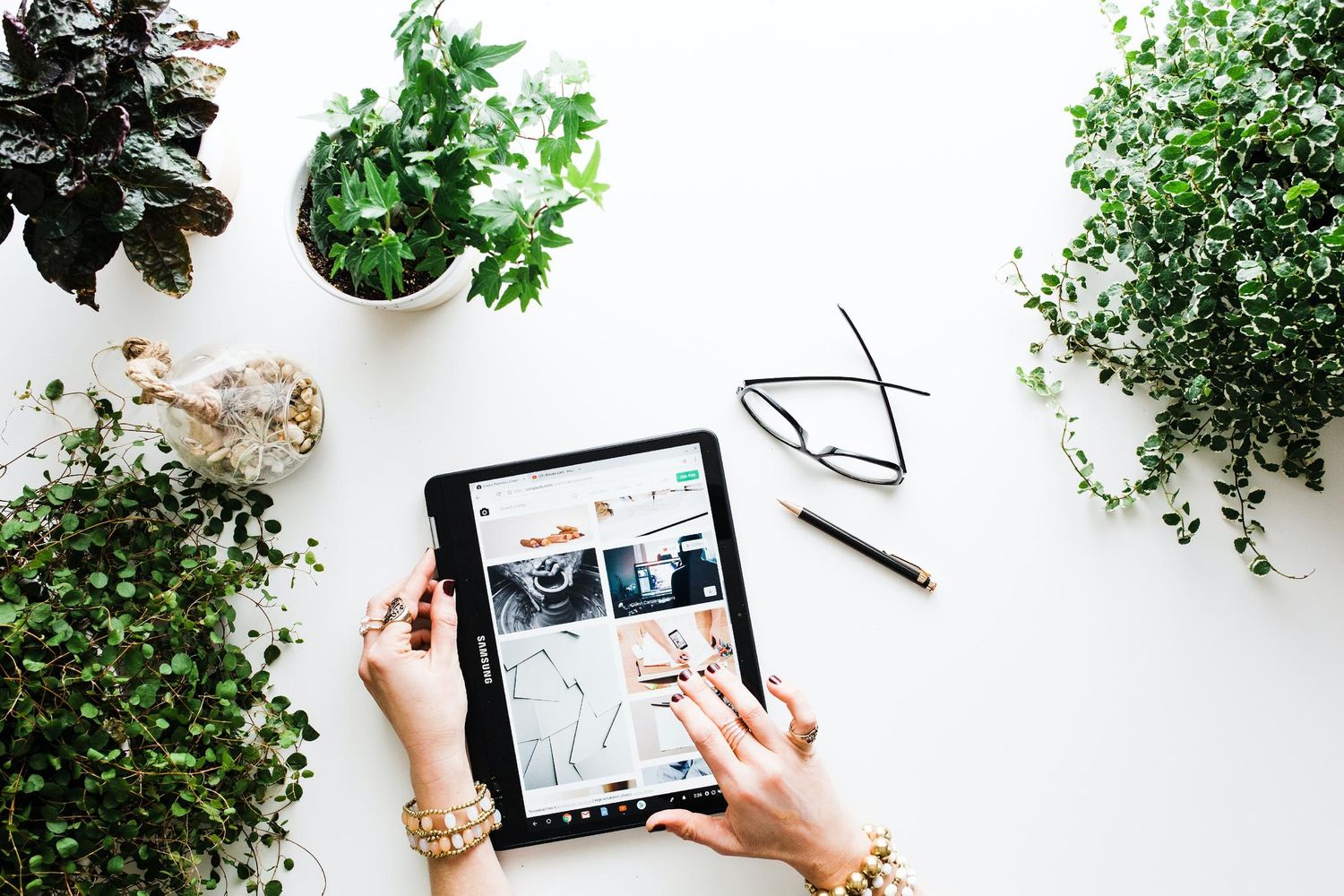 Online retail sales growth up 32.7% YoY ahead of Customer Week
