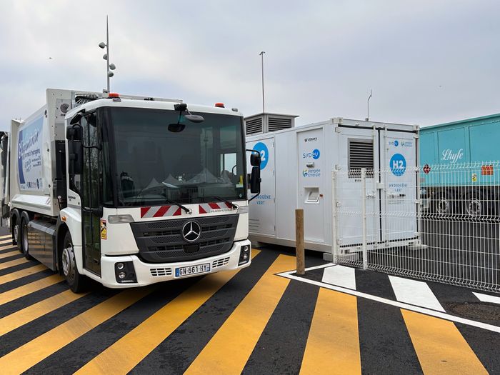 Compact Hydrogen Refueling Station