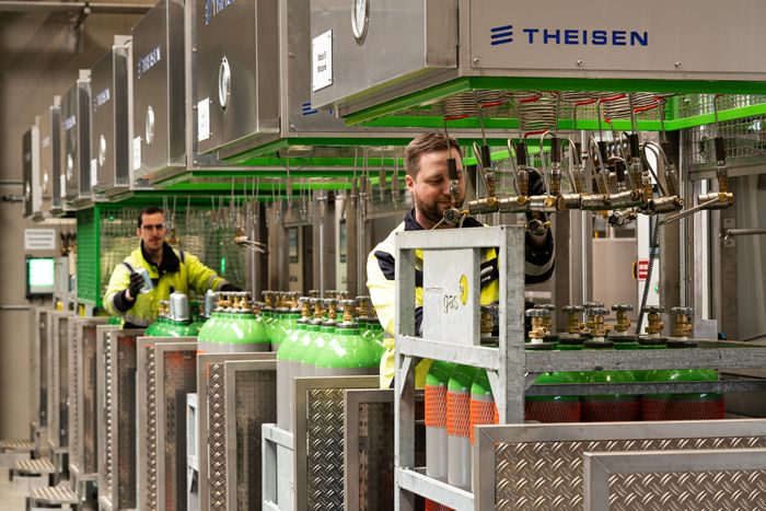 Filling system for technical gases