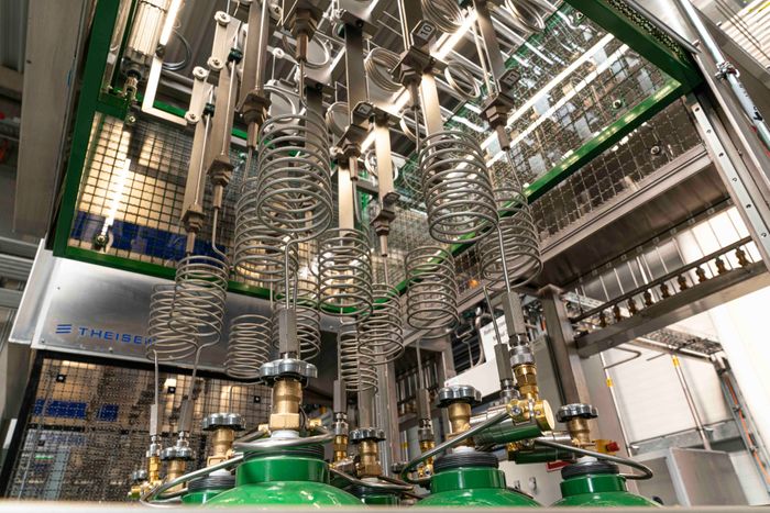 Filling system for technical gases