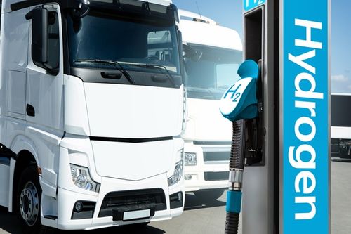 A hydrogen-powered truck for dry ice logistics will be deployed by Nippon Gases and HOYER