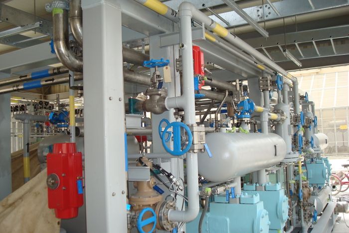 Hydrogen compression, trailer filling and unloading
