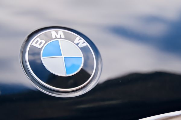 A plan to change factory logistics to hydrogen fuel cells by 2030 has been made by BMW