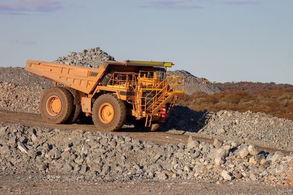 Proof-of-concept tests for the first-ever hydrogen-powered dump truck have been started by Keyou and Komatsu